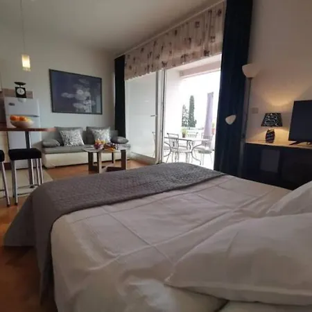 Maia's Znjan Apartman