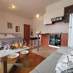 דירה Maia's Znjan *